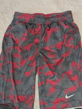 (5) Boys Size Small Nike Dri-Fit Shorts/UnderArmor Athletic Shorts - Swoosh Hem